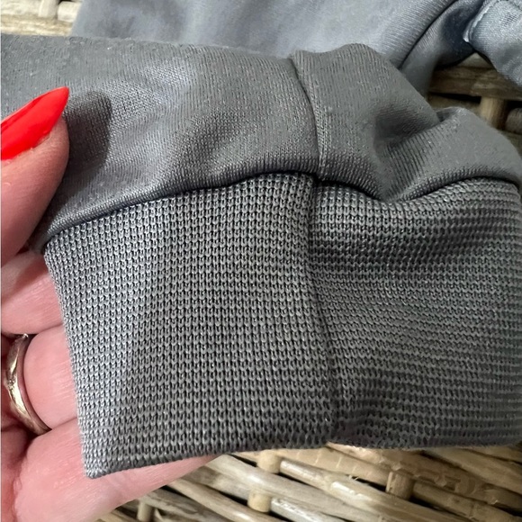 Nike Gray Tracksuit Set, toddler size 18 months, EUC, athletic, sports, zip up - Picture 6 of 8